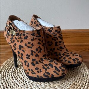 Leopard Print Ankle Boots heart in D 8,5